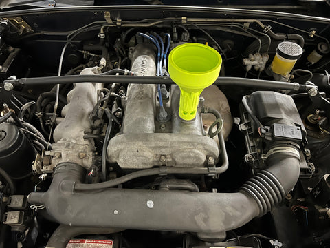 Fancy Speed Pour Oil Funnel (Mazda)